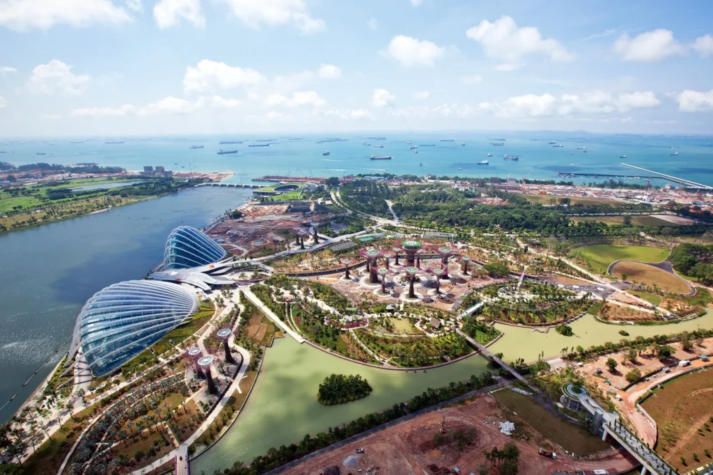 Aerial-Site-View-2-Cooled-Conservatories-Gardens-by-the-Bay-WilkinsonEyre-