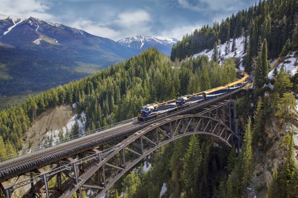 canadian-rockies-with-rocky-mountaineer-rail-feature