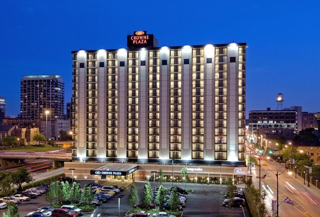 Crowne Plaza Chicago West Loop, an IHG Hotel