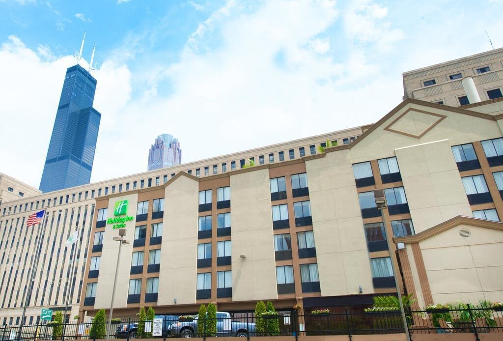 Holiday Inn & Suites Chicago-Downtown, an IHG Hotel