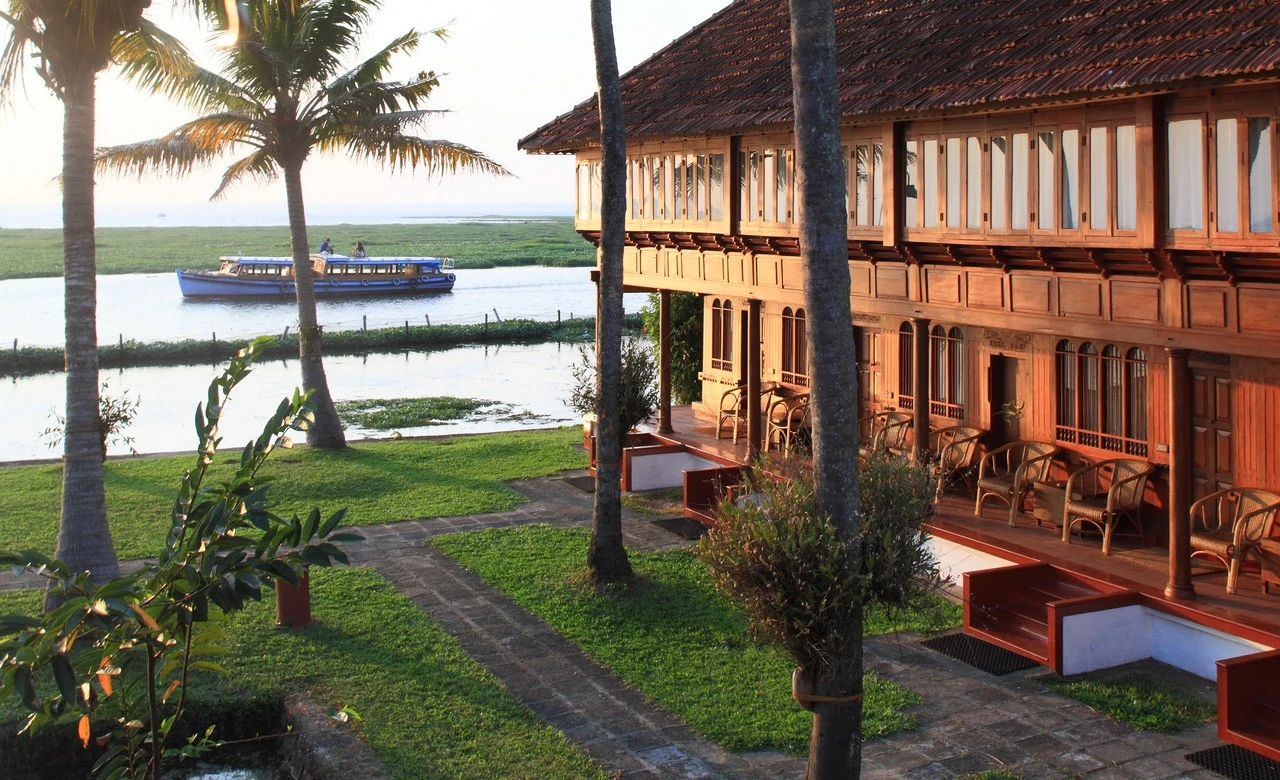 Coconut Lagoon Cgh Earth