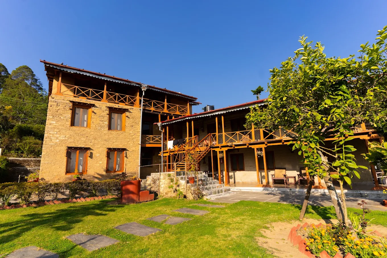 Chevron Eco Lodge