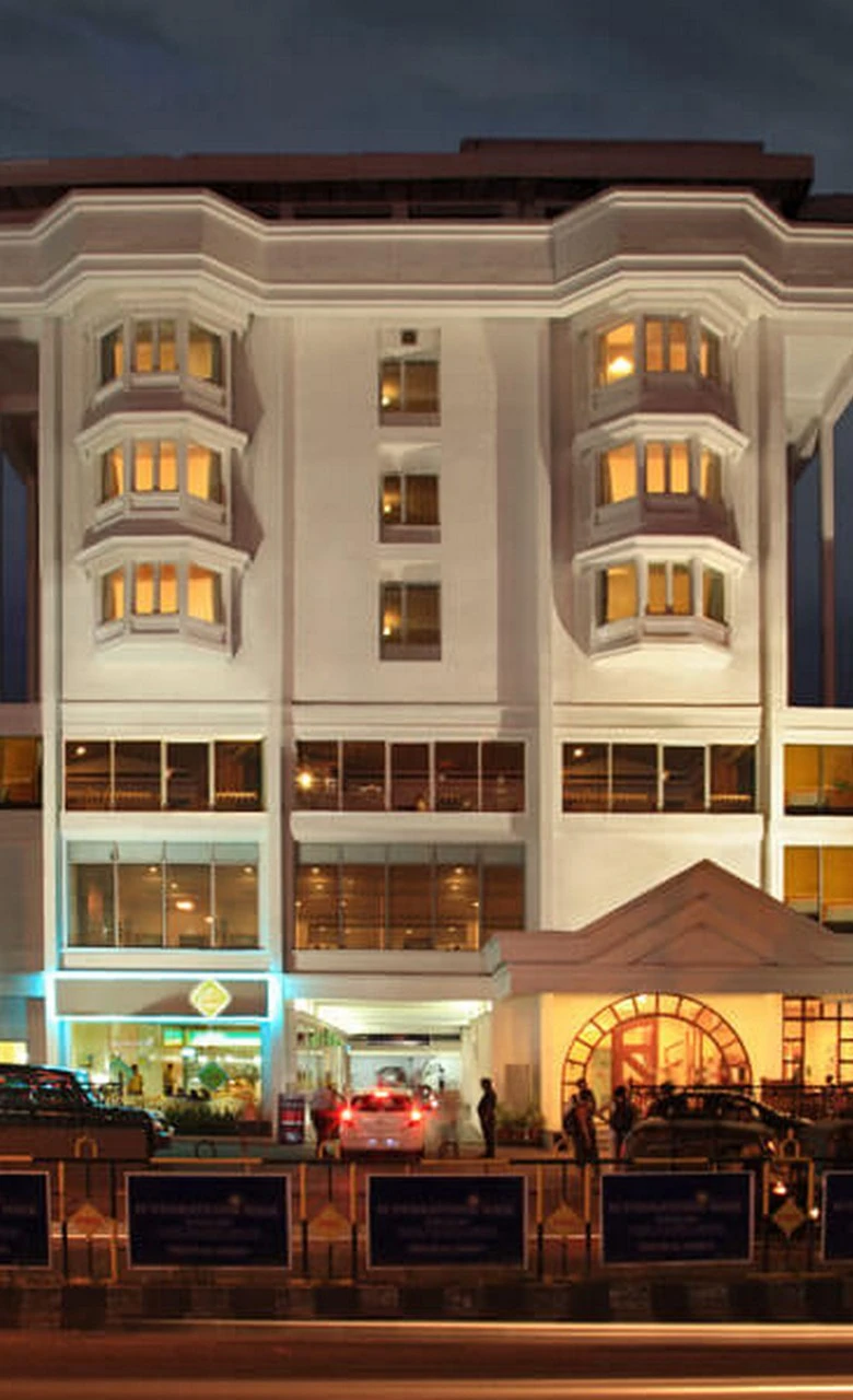 Abad Plaza