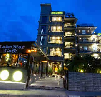  Hotel Lake Star
