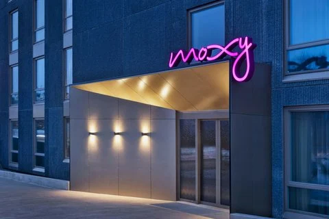 Moxy Troms