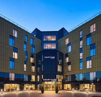 Courtyard by Marriott London Heathrow Airport