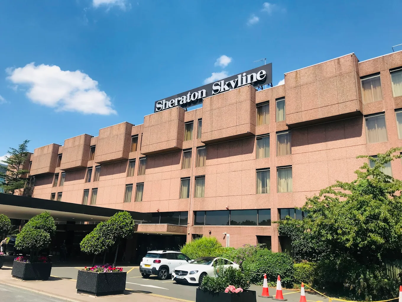 Hotel Sheraton Skyline 