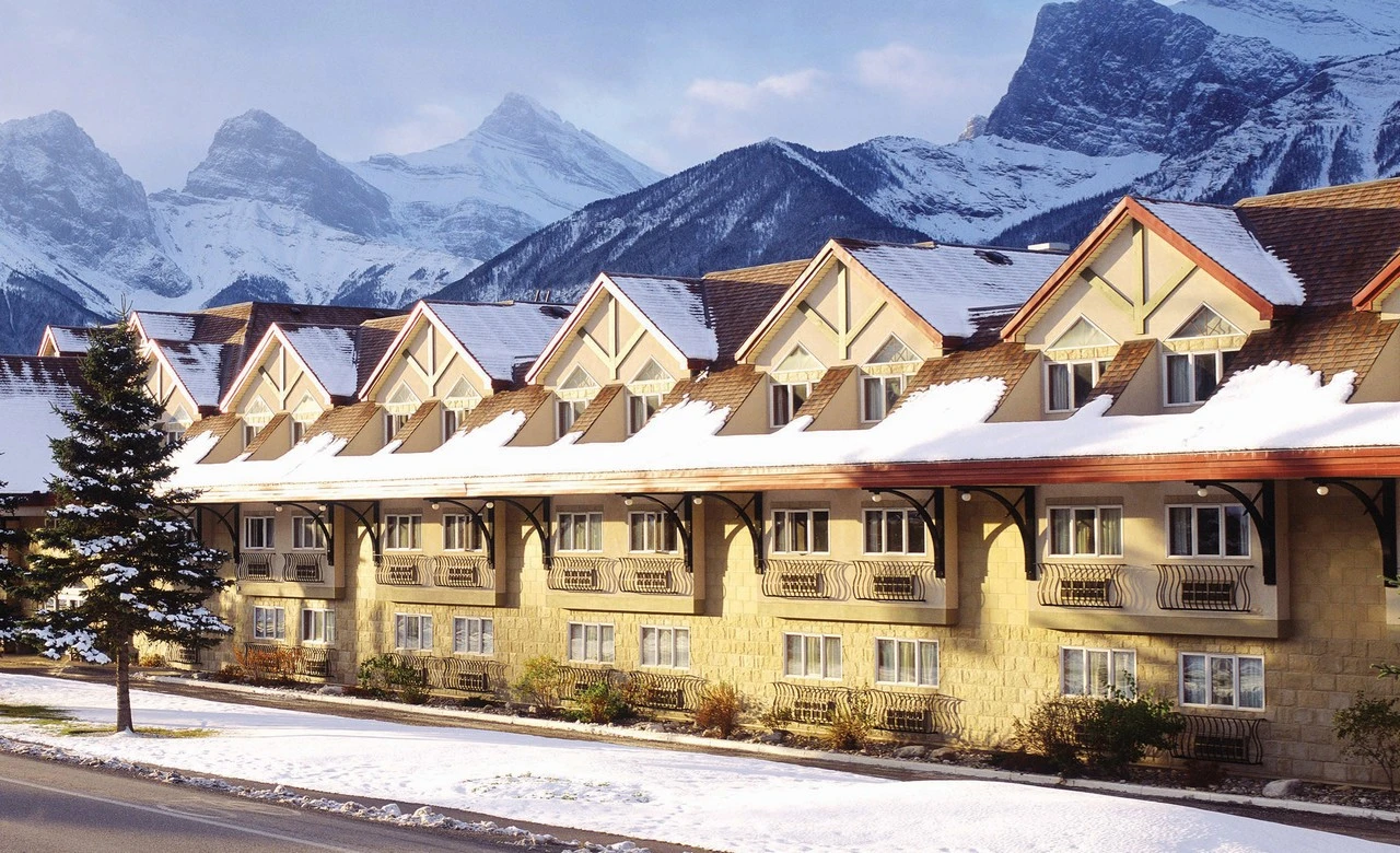 Canmore Inn & Suites