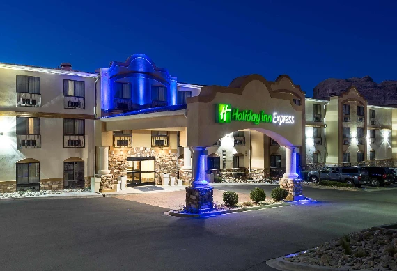 Holiday Inn Express & Suites