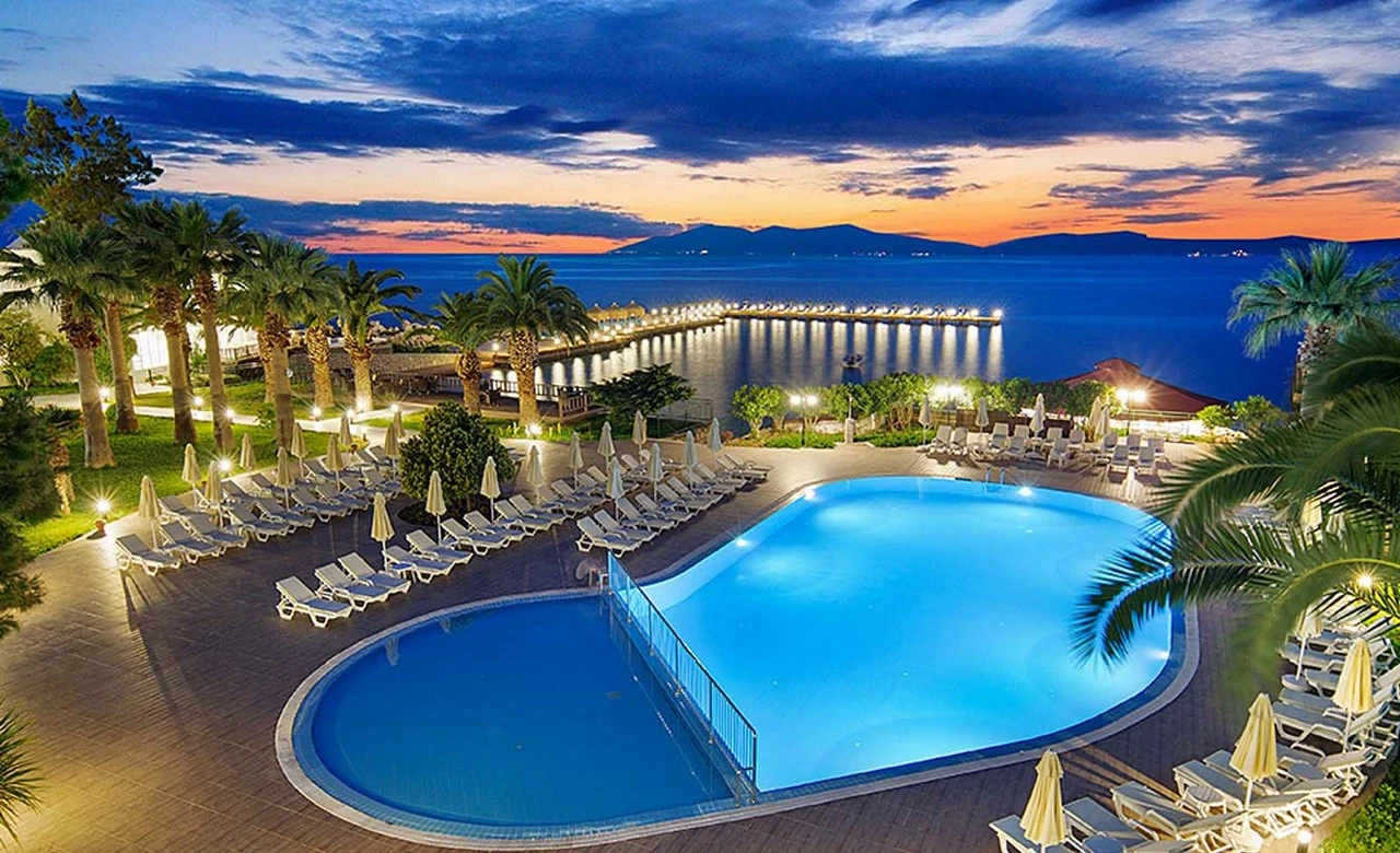 Le Bleu Hotel & Resort
