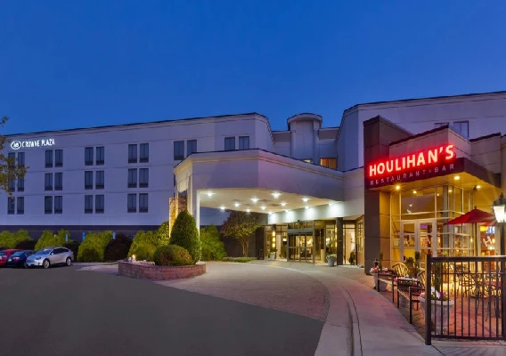 Crowne Plaza Dulles Airport, an IHG Hotel