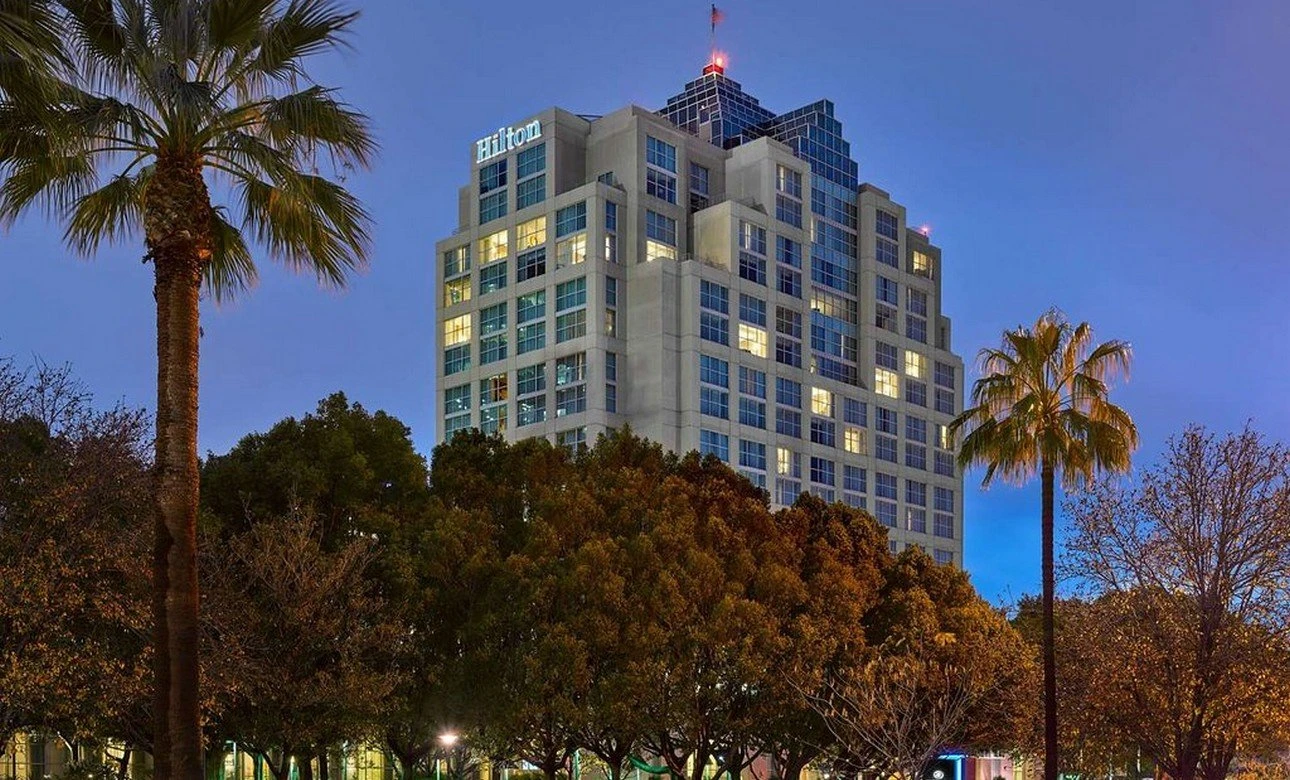 Hilton Los Angeles North/Glendale & Executive Meeting Ctr