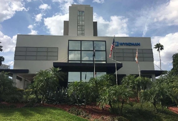 Wyndham Lake Buena Vista Disney Springs Resort Area